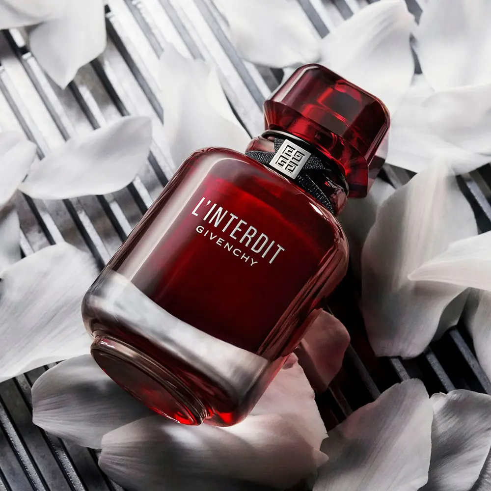 l_interdit-eau-de-parfum-rouge-2.webp